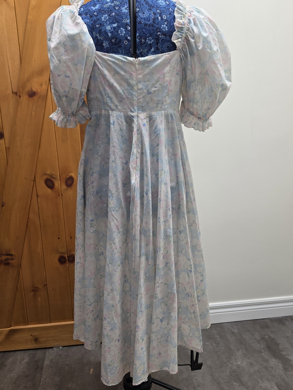 Selkie Pastel Floral Puff-Sleeve Midi Day Dress - Picture 3 of 9